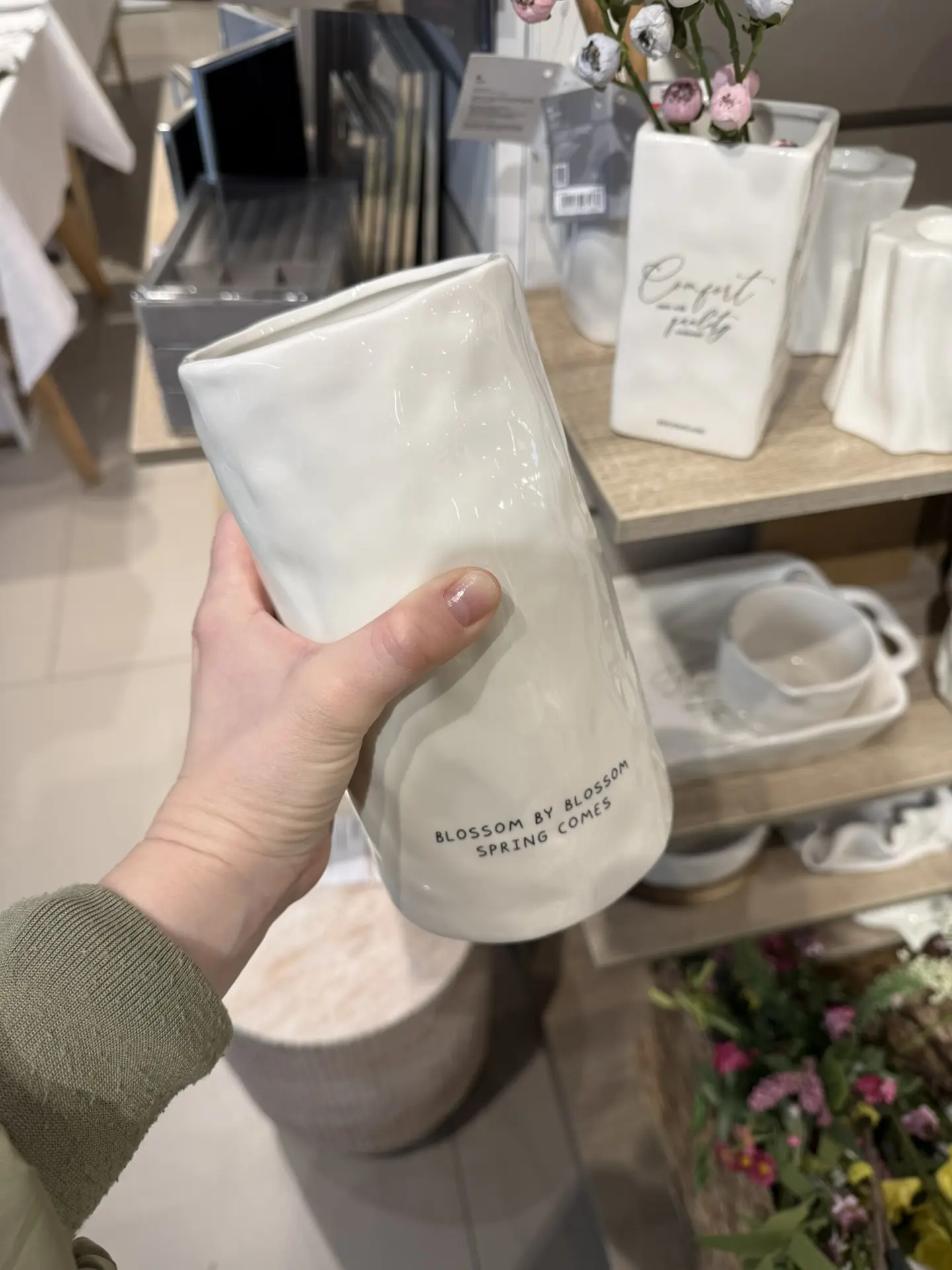 Забежала сегодня в Kuchenland, на фото то, что приглянулось😍