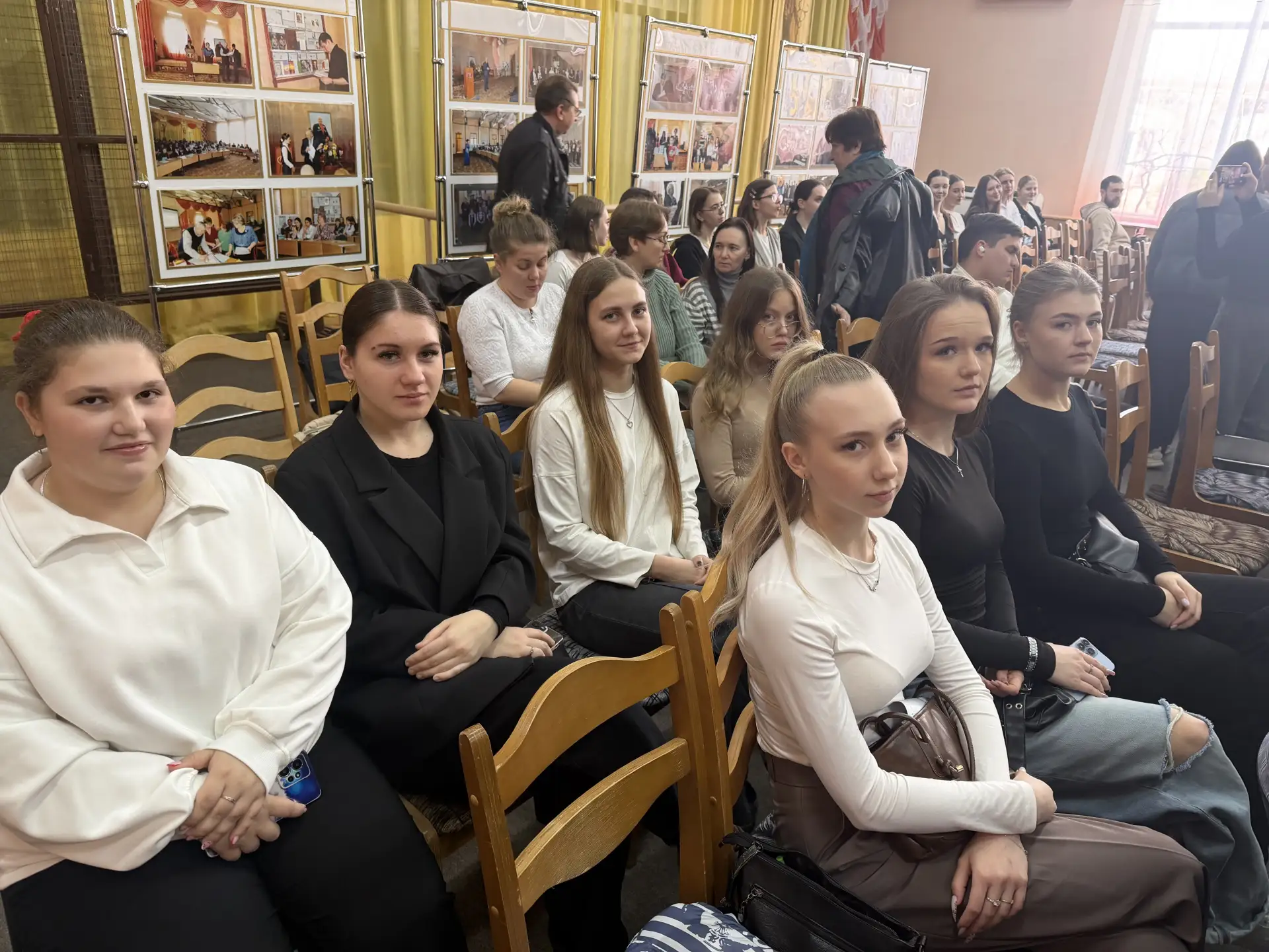 🎬 В Ейской торгово-промышленной палате обсудили новые фильмы киноальманаха «Ейские хроники». В мероп
