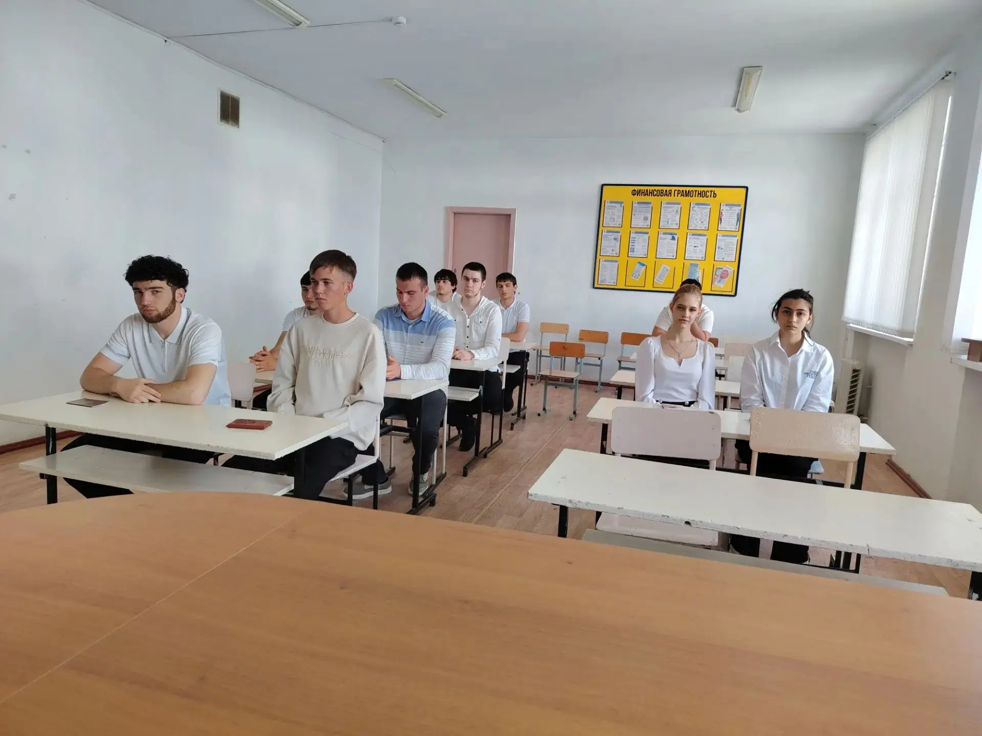 Студенты КЧР ГБПОО «Политехнический колледж», обучающиеся по профессии «Оператор информационных сист