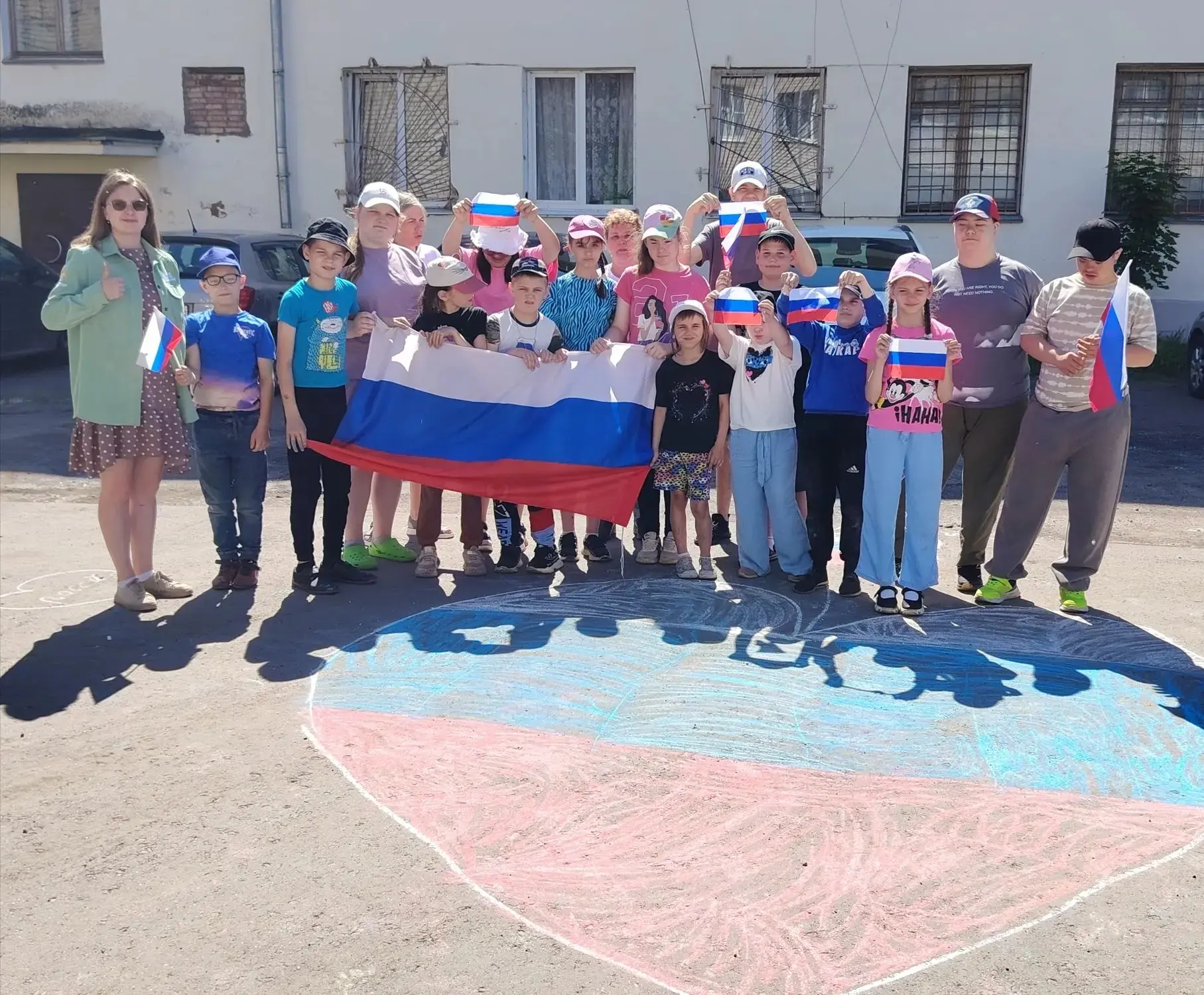 🇷🇺 Маленькие художники — большая любовь к России!