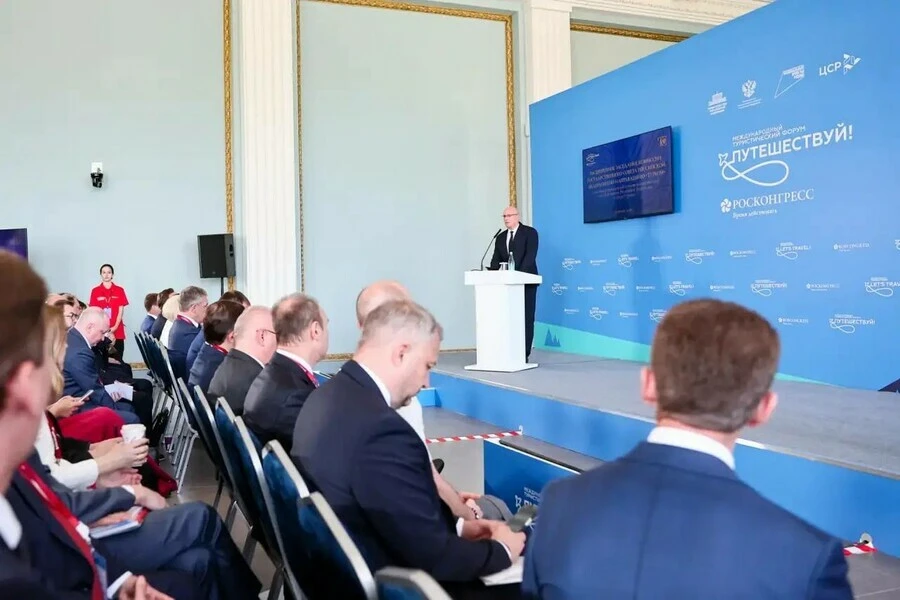 Губернатор Приамурья на федеральном уровне попросил ускорить процедуру прохождения туристов через гр