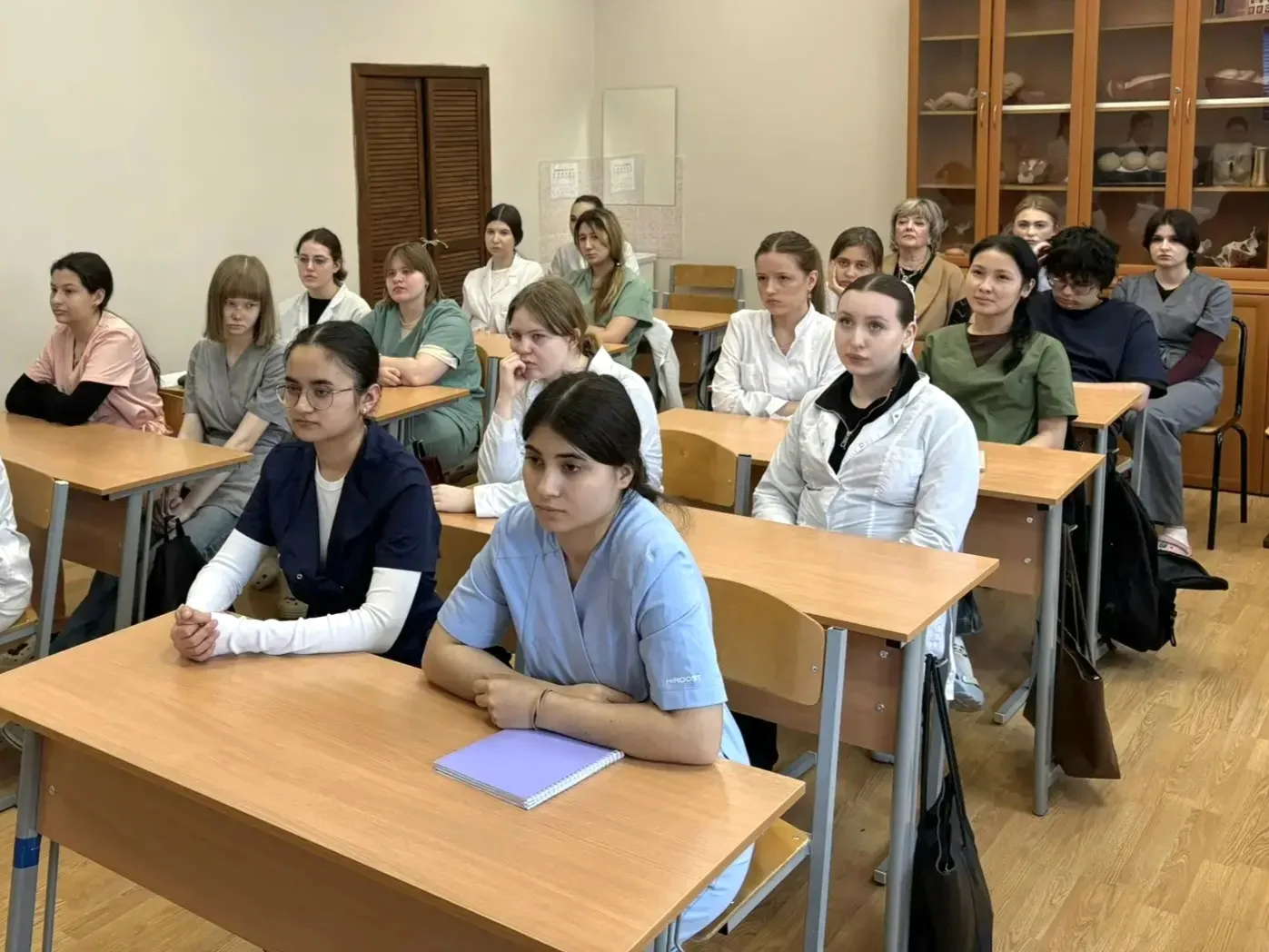 28 апреля — День работников скорой медицинской помощи  🚑 Сегодня в колледже на Соколиной Горе прошёл