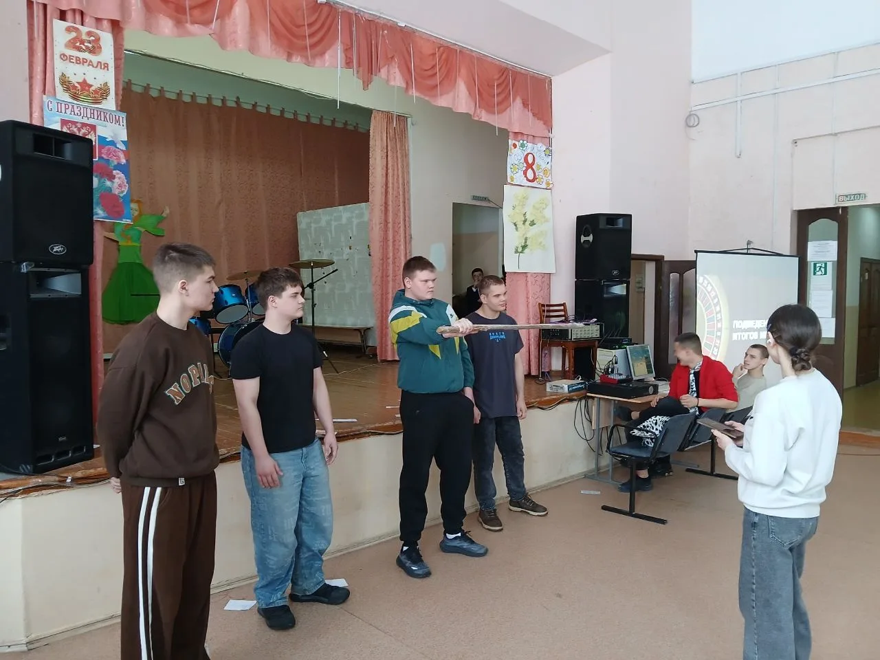 Мероприятие "23🏋️+ 8🌸»  Дуют ветры в феврале... Расцвели мимозы.. так, постой! Я не пойму: У нас тек