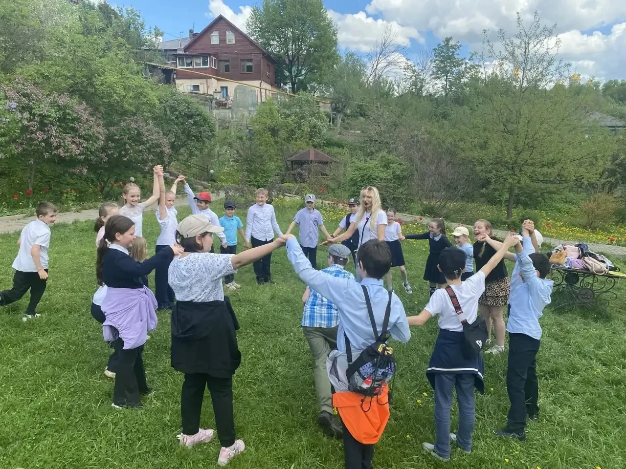🌱3 ж класс ( классный руководитель-Лебедева Е.К.) посетил Патриаршие сады.  В рамках программы "Живы