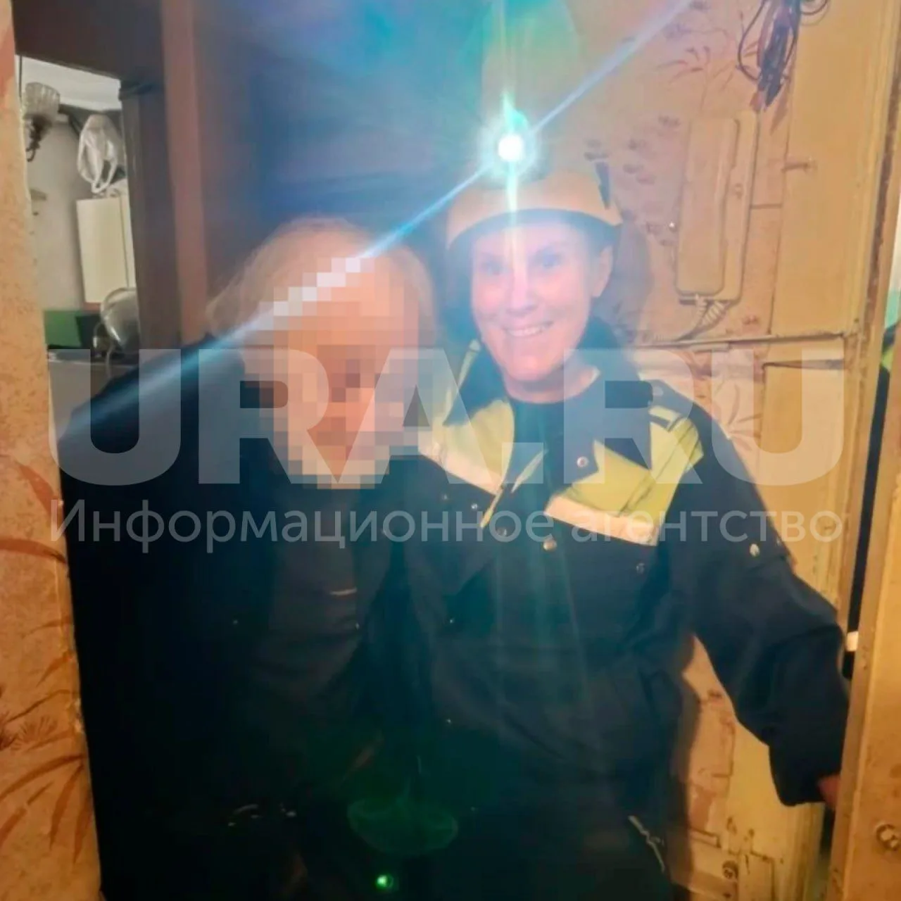 Пенсионер попал в ловушку в собственной квартире  Пожилой екатеринбуржец застрял ногой в старой теле