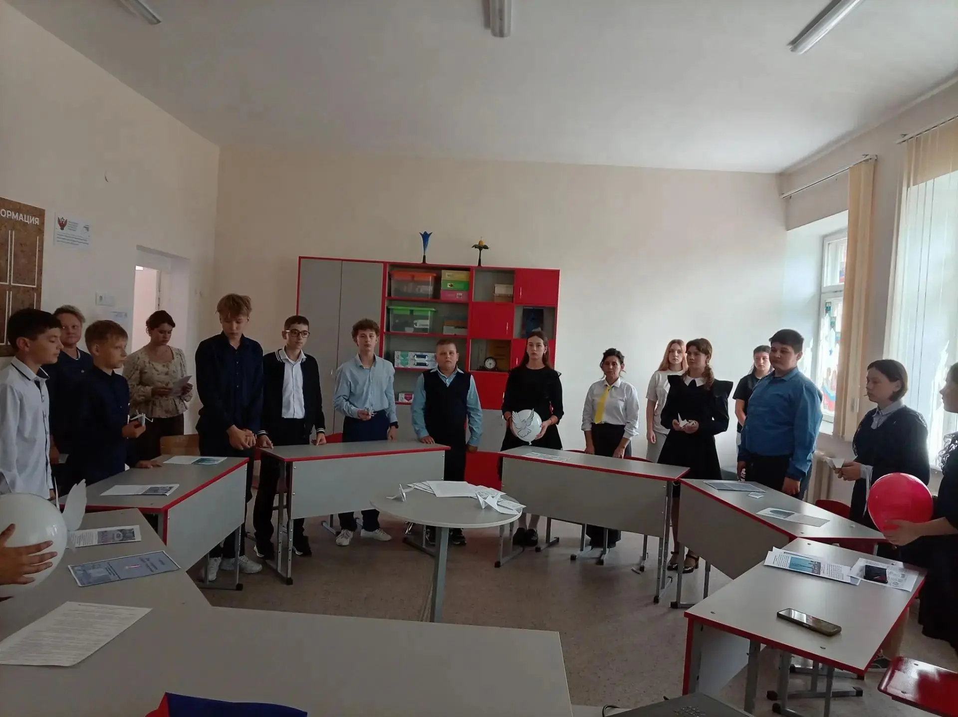 🕊 Сегодня в классах Хотимль‑Кузменковской школы царила необычная звенящая тишина…
