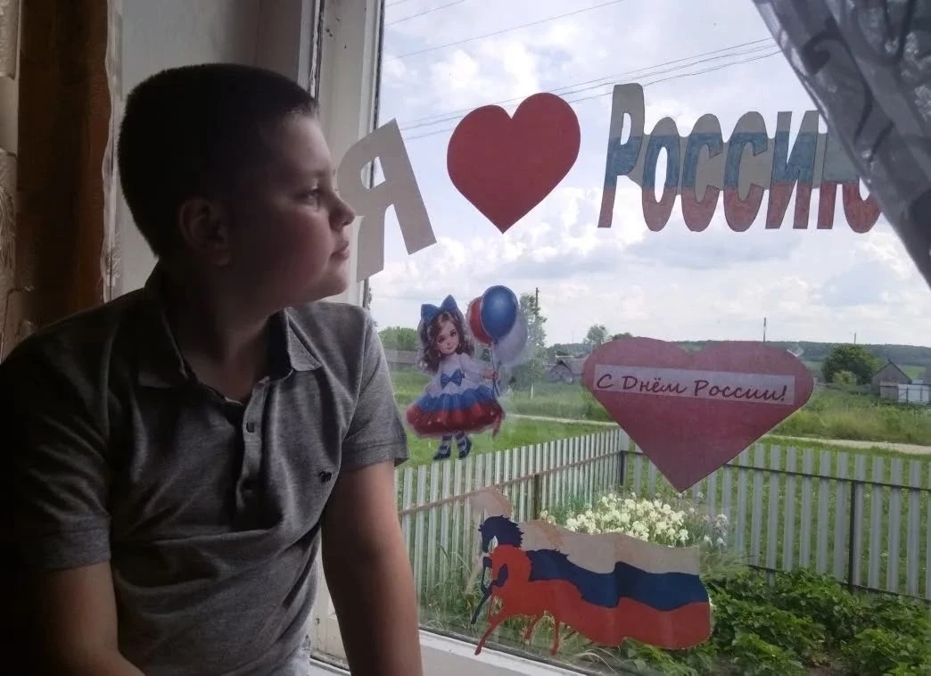 🇷🇺 День России в пришкольных лагерях Сосновоборского района — праздник, который объединил сердца! 
