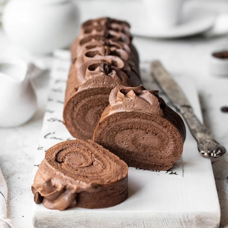 Рулет с шоколадным кремом
🍫🤍
Вкусный рулет с шоколадным кремом - простой и быстрый рецепт! 🔥

✅Ин