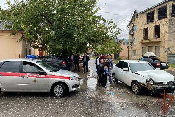 ⚡️⚡️В Дагестане росгвардейцы пришли на помощь попавшим в ДТП
