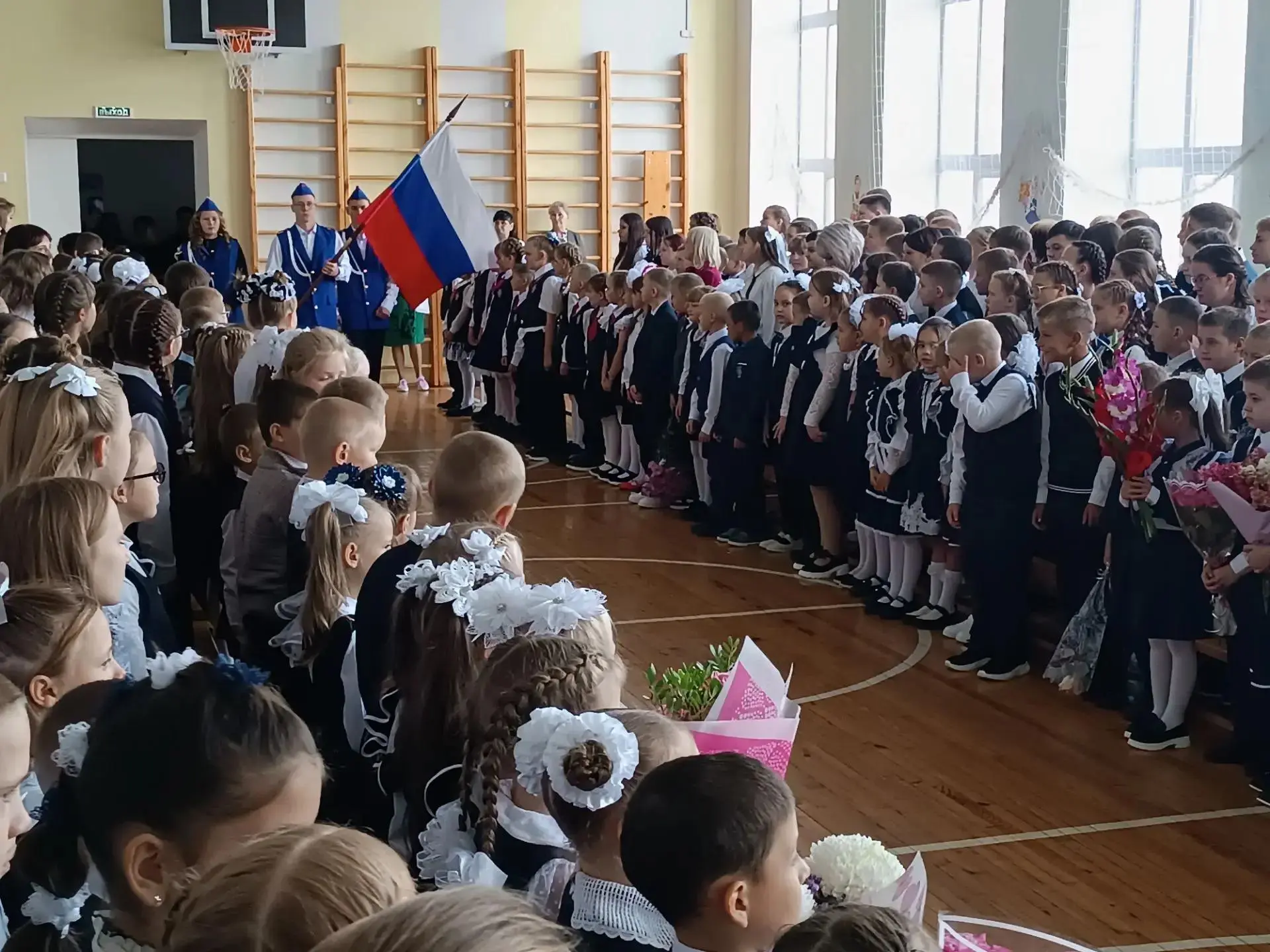 Первый школьный звонок прозвенел сегодня во всех школах Артемовского муниципального окр...