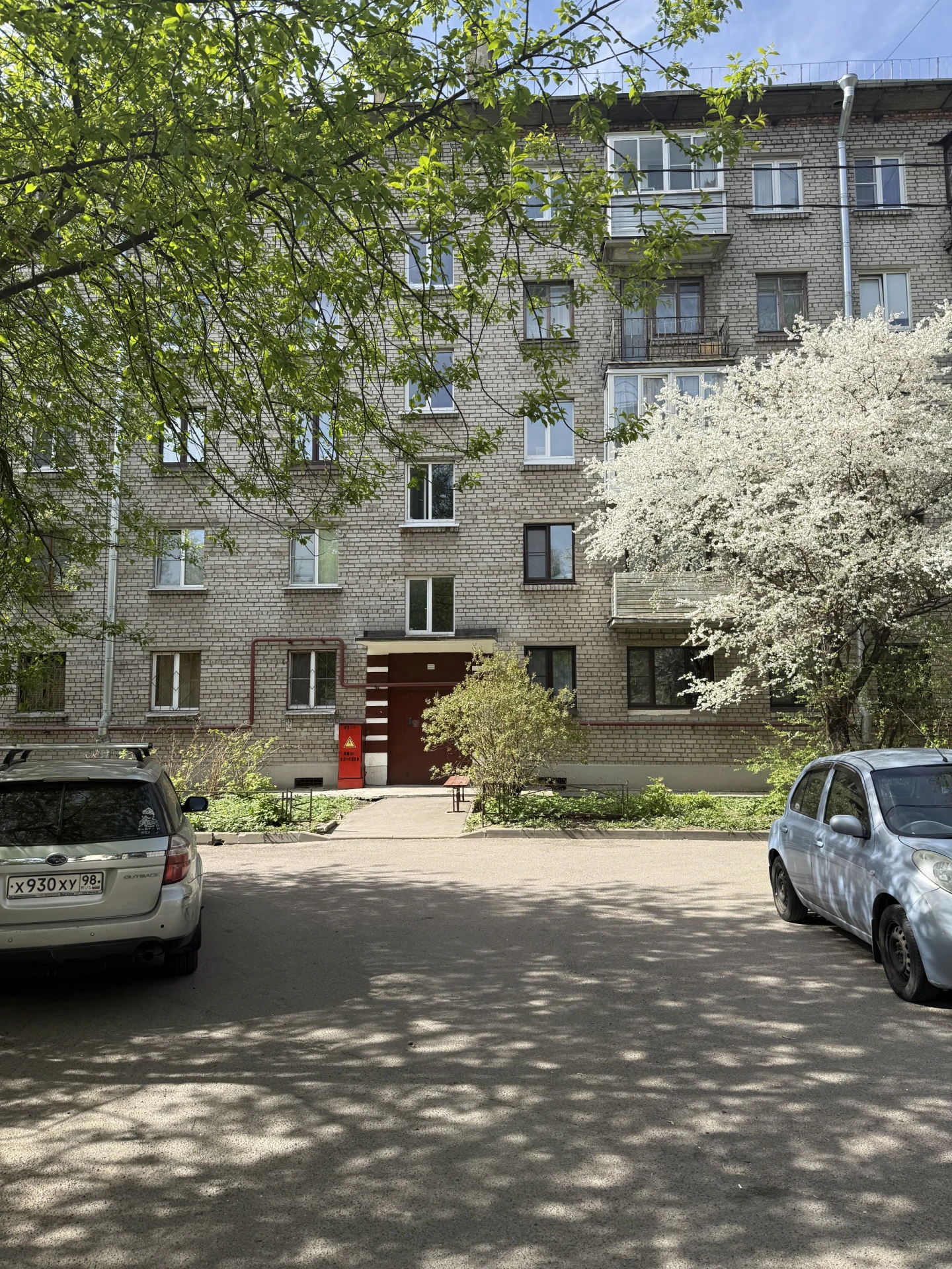 Как бабушке бабушка. В Выборгском районе задержали 69-летнюю курьершу жуликов