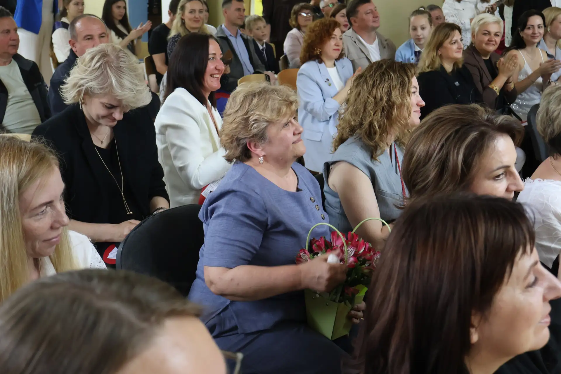 ✨✨✨Наши выпускники 11 А класса подготовили трогательный и запоминающийся последний урок-путешествие 