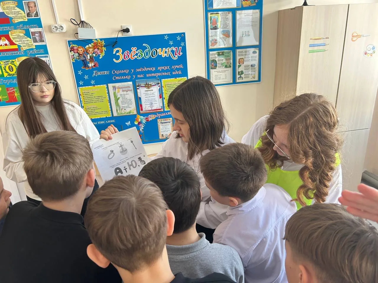 🔥 «Зарница» для среднего звена: проверка на прочность пройдена! 🚩🎖️  Следом за начальной школой в бо
