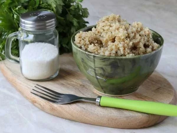 🍚 Гарнир из киноа

Ингредиенты

• Киноа – 1 стакан
• Соль – по вкусу
• Вода – 2 стакана

Приготовле