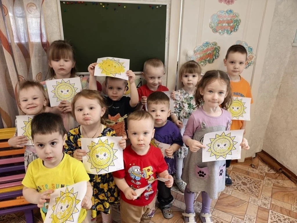 В детском саду прошёл тематический день, посвящённый Дню Солнца, который в мире отмечае...