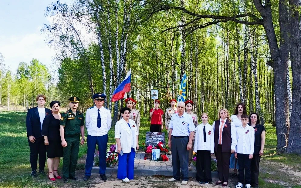 🇷🇺В честь Великой Победы глава района Холуев В. И. и глава администрации района Максименко Л. И. вме