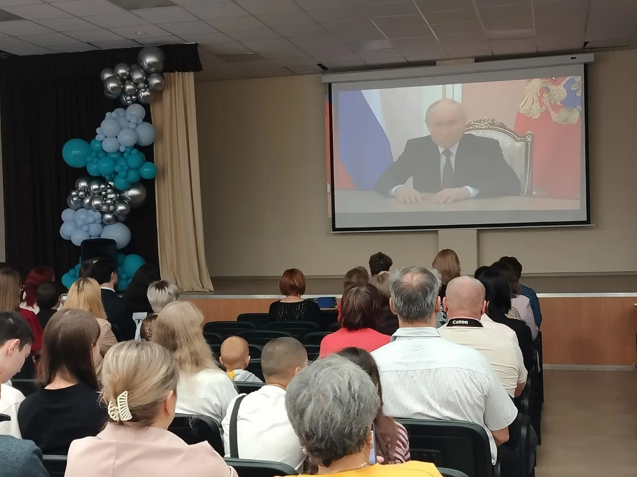 Прощай, школа! Здравствуй, взрослая жизнь!

Сегодня для одиннадцатиклассников 11Т и 11Г классов проз