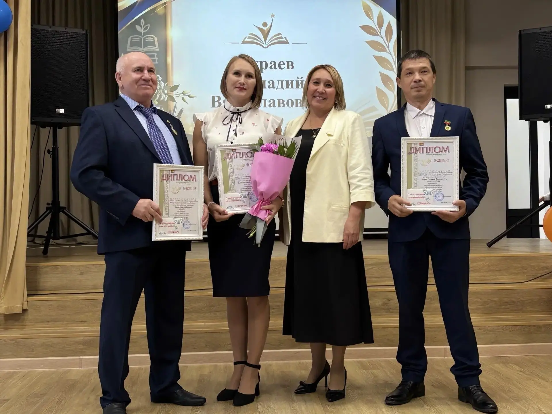 Сегодня 1 октября в Круглопольской школе стартовала Большая учительская неделя.  Больша...