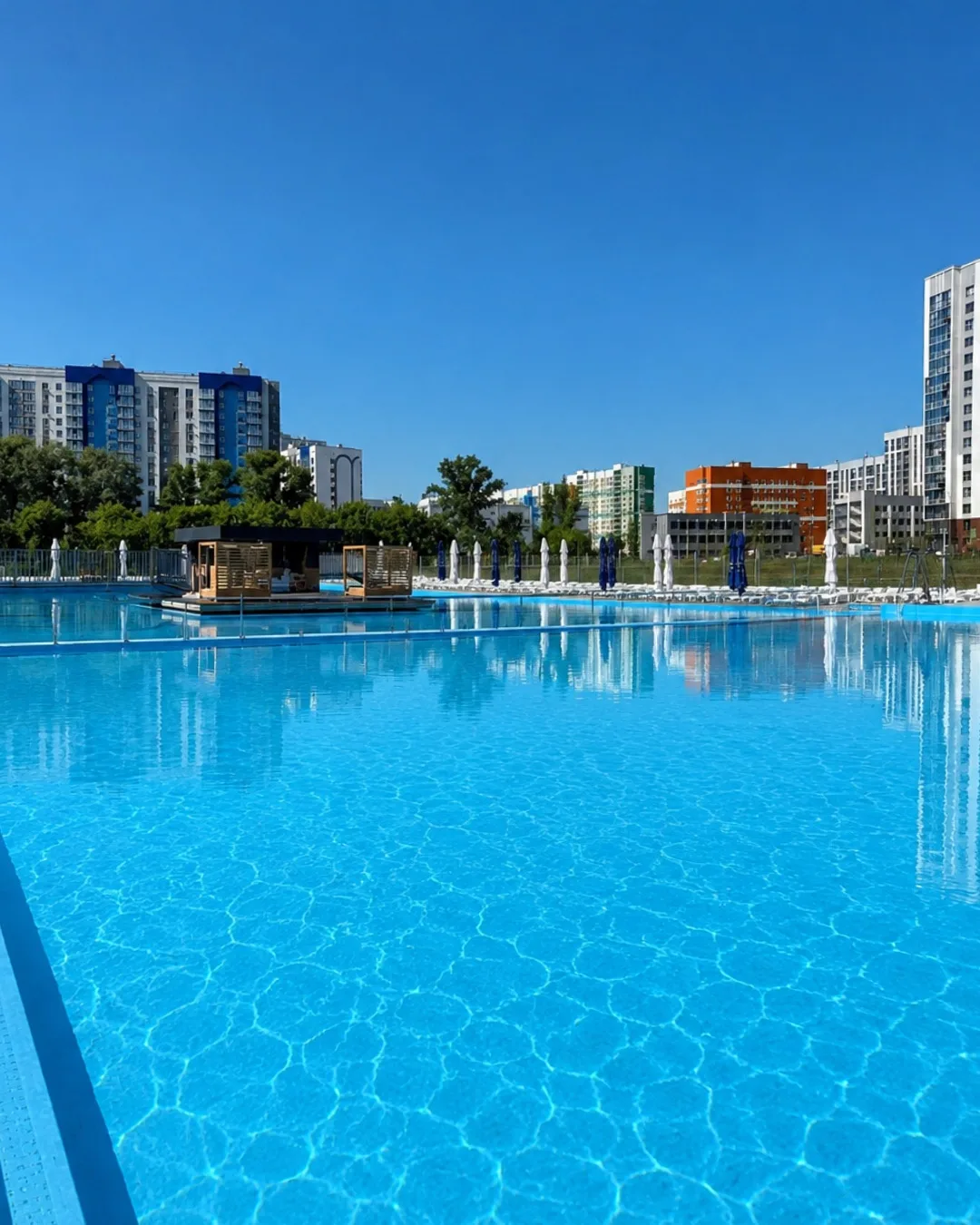 💦☀️ Уже завтра, 12 июня, начнет работу новый открытый бассейн ЛЕТО22 в Индустриальном ...