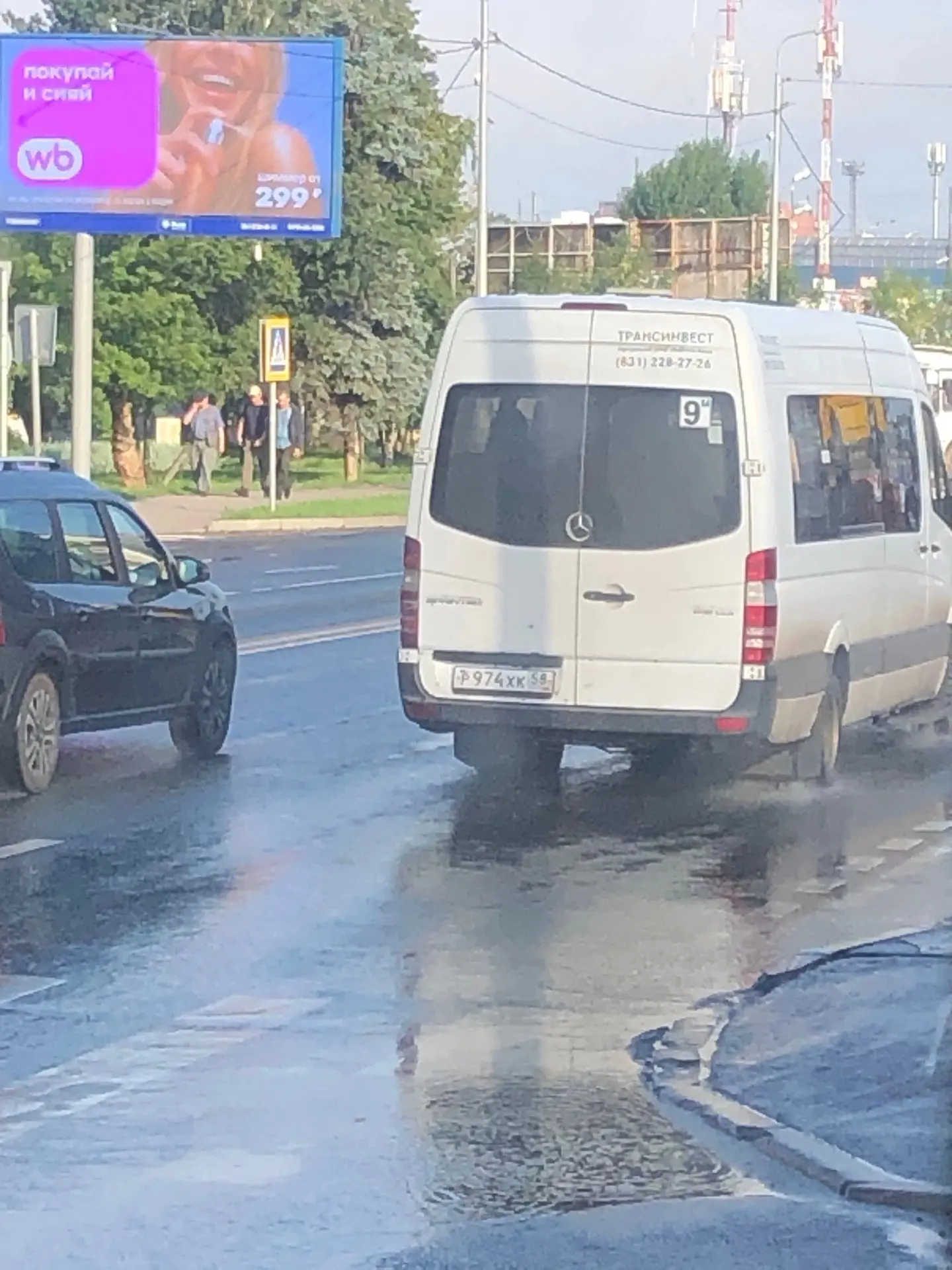 Водятел данного маршрутного такси, ты с..а в зеркала смотришь? Наберут оленей по объявлению, потом а