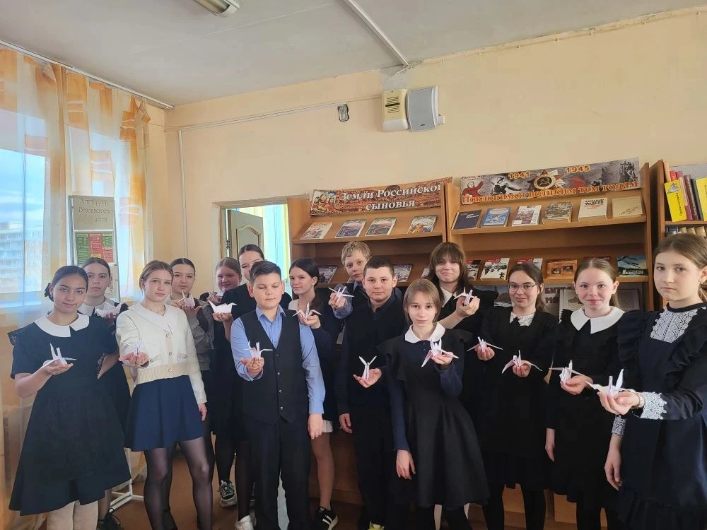 🌟4 мая в 6Б классе прошёл мастер класс по изготовлению Белого журавлика, который провели Самойлова М