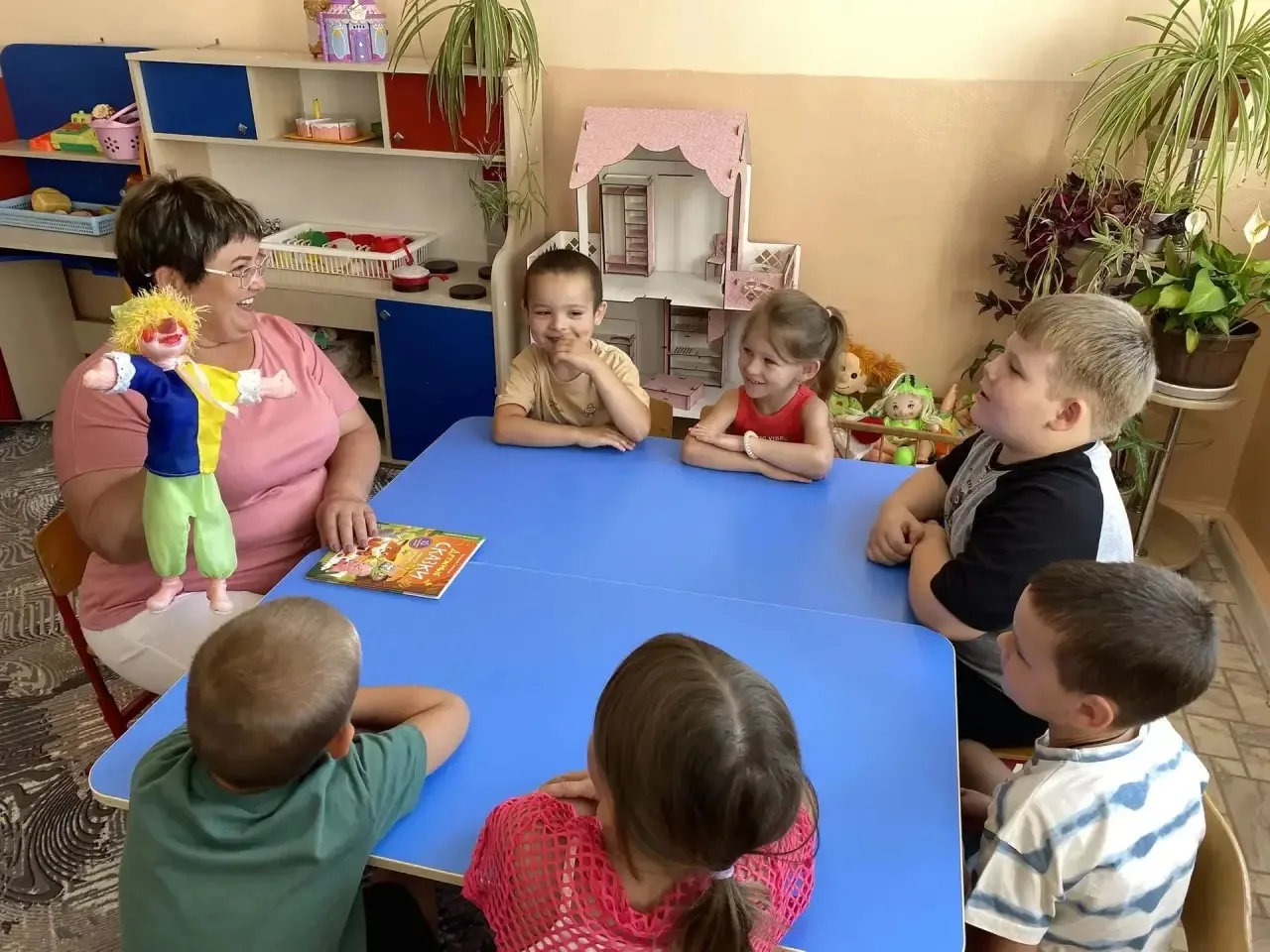 🎉 «Нейроладошки и песочные дорожки»: как мы тренировали речь и мозг! 🎉

Сегодня в логопедической г