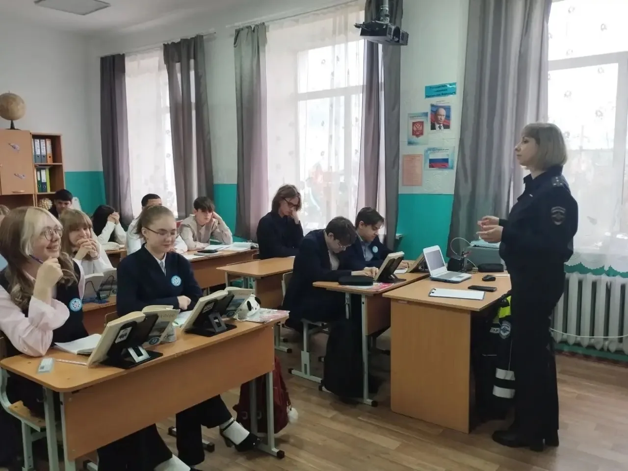 В рамках Всероссийской недели безопасности дорожного движения в школе №2 прошла беседа ...