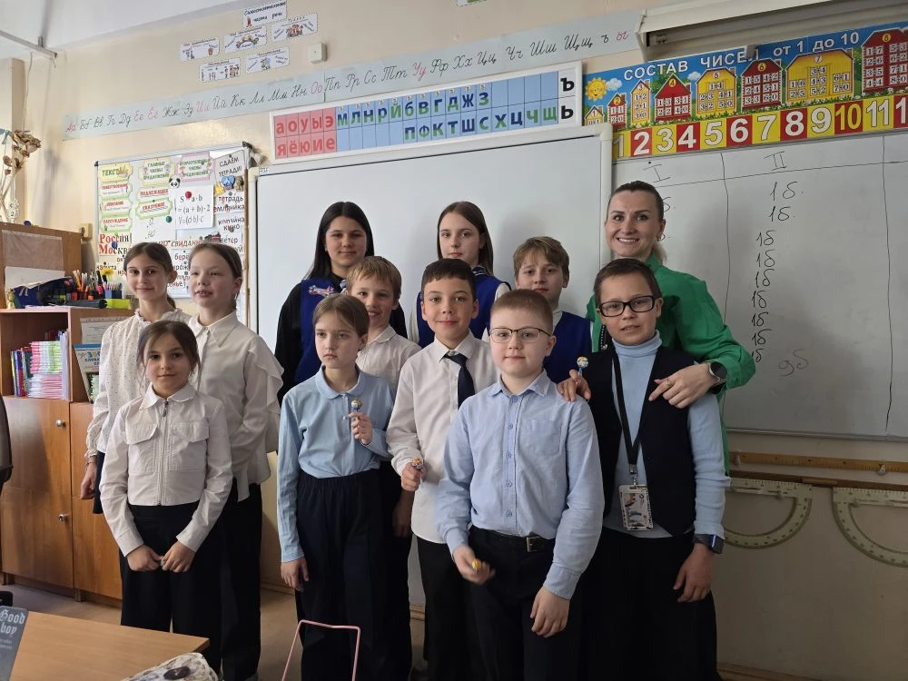🚴‍♂️🛴 Квиз «С СИМ — безопасно колесим»: учимся правилам вместе!   ✨8 мая отряд ЮИД «Дорожные звёзды»
