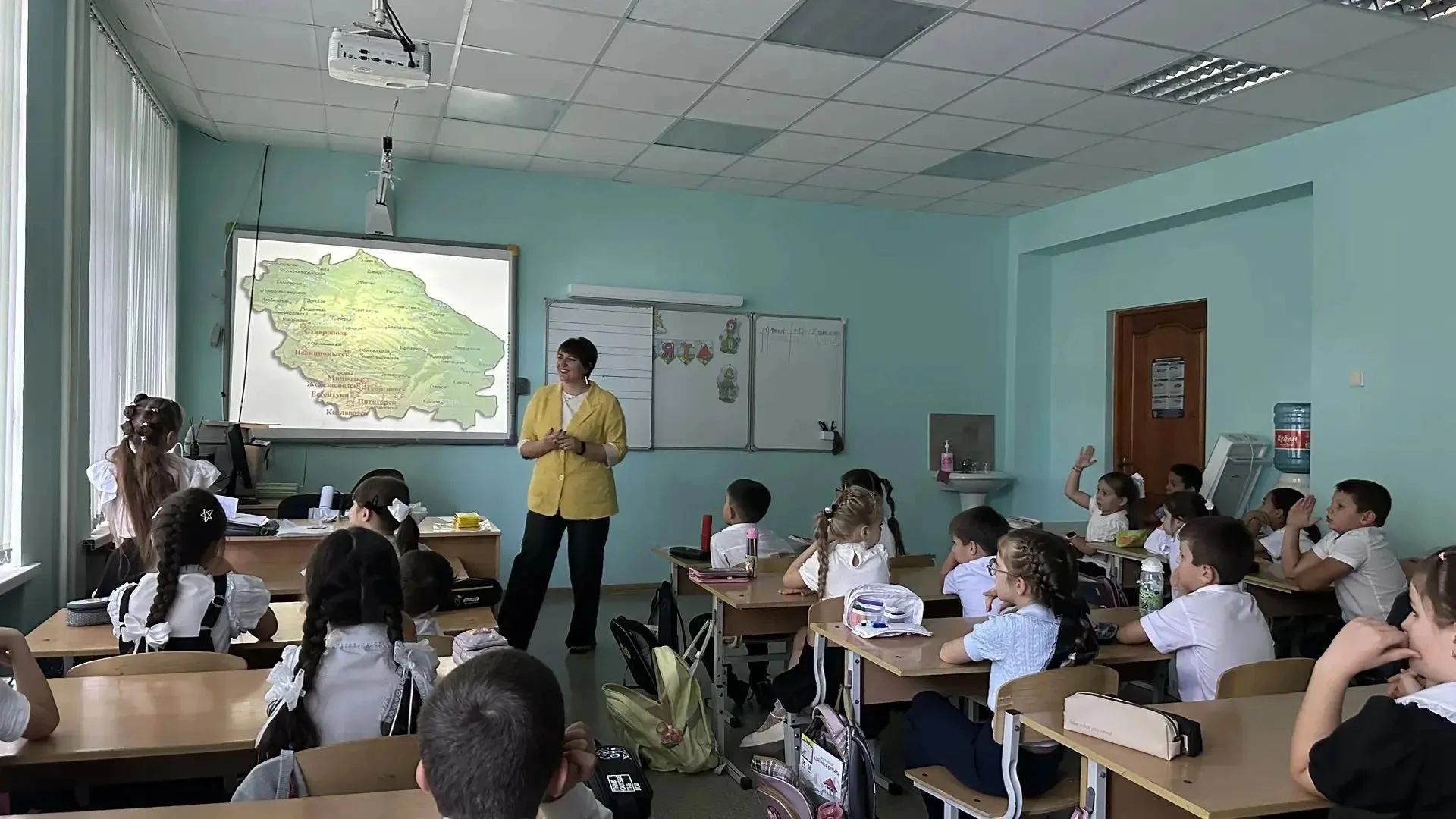 В преддверии празднования Дня Ставропольского края руководитель экологического кружка «...