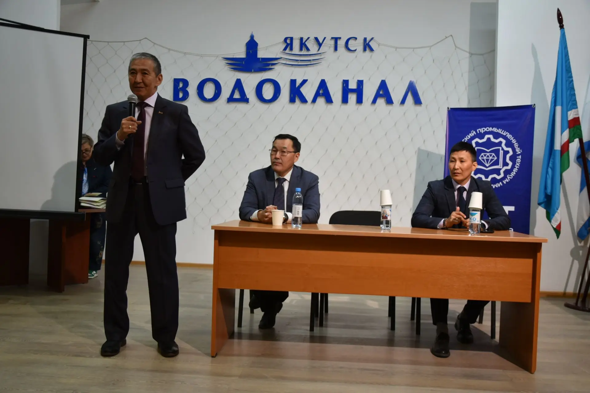 Накануне Дня России 78 школьников получили свидетельства и сертификаты о рабочей профессии