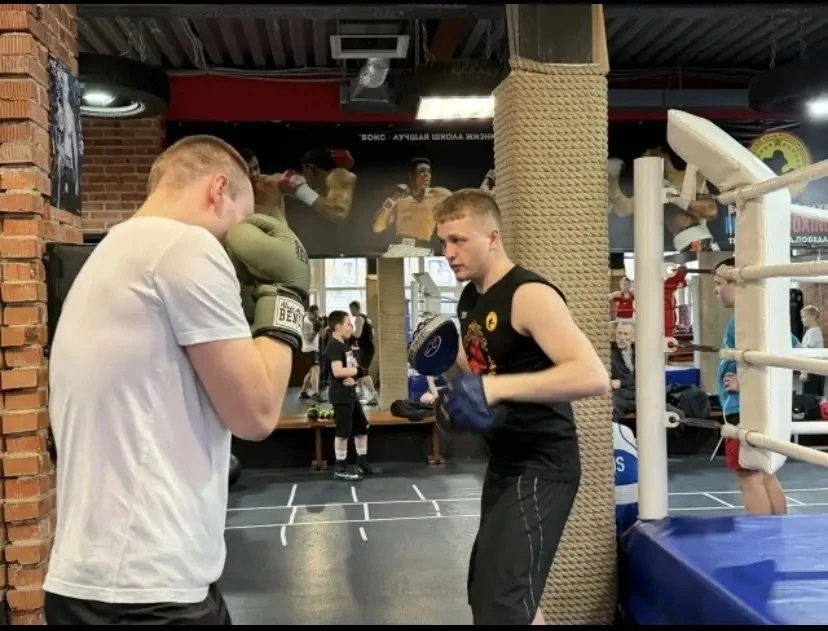 🥊 Клуб бокса МОСБОКС Бутово приглашает на бесплатную тренировку!  Приведите себя в форму к лету на г