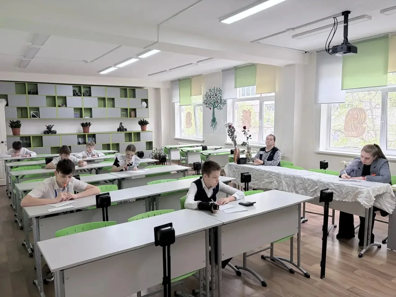 👨‍🎓В нашей школе началась долгожданная и одновременно волнительная неделя переводных экзаменов! Перв