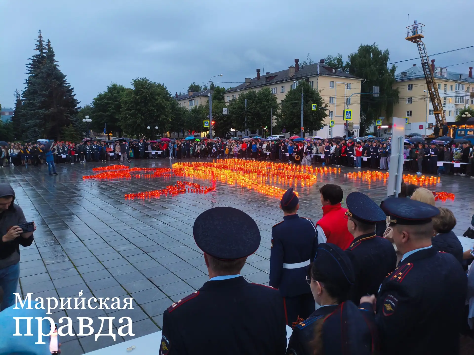 🕯В Йошкар-Оле проходит Всероссийская акция «Свеча памяти»

В храме Тихвинской иконы Божией Матери з