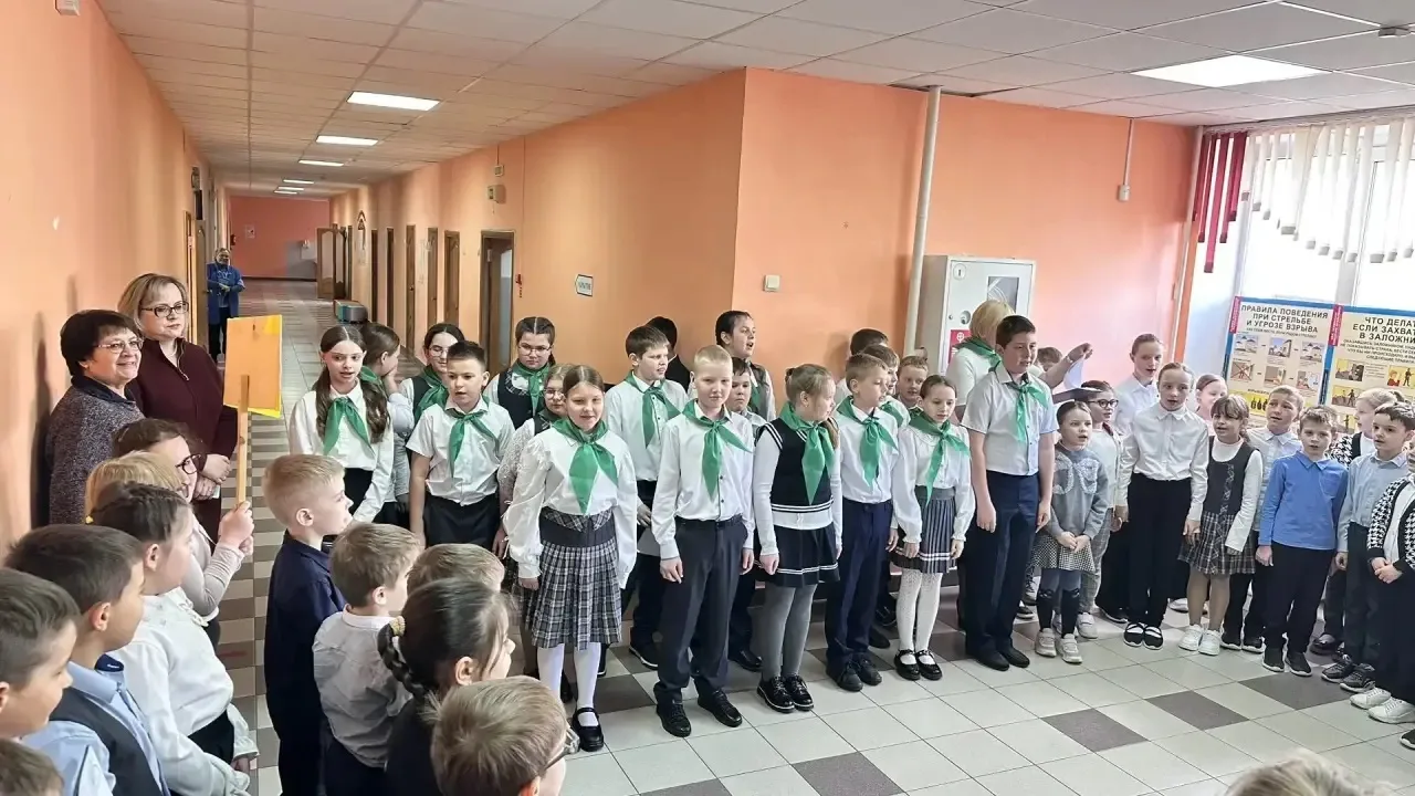 В нашей школе прошло «Посвящение в эколята» — это торжественное мероприятие, которое формирует  у де
