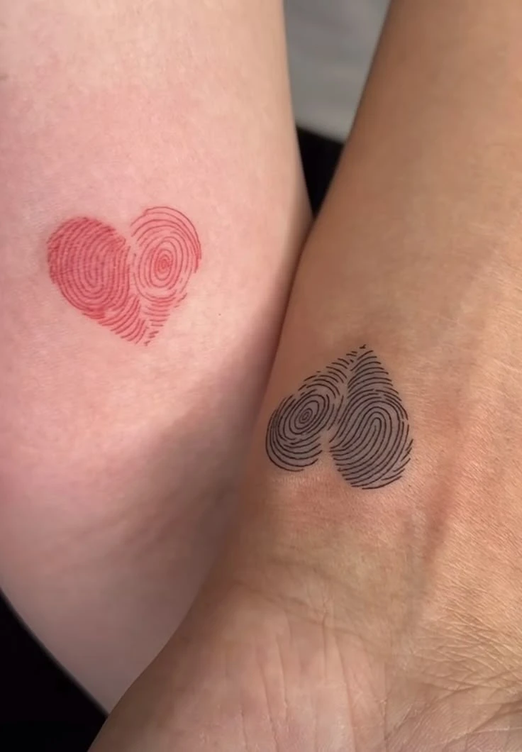 Парная тату = отпечаток пальца + отпечаток пальца = ❤️