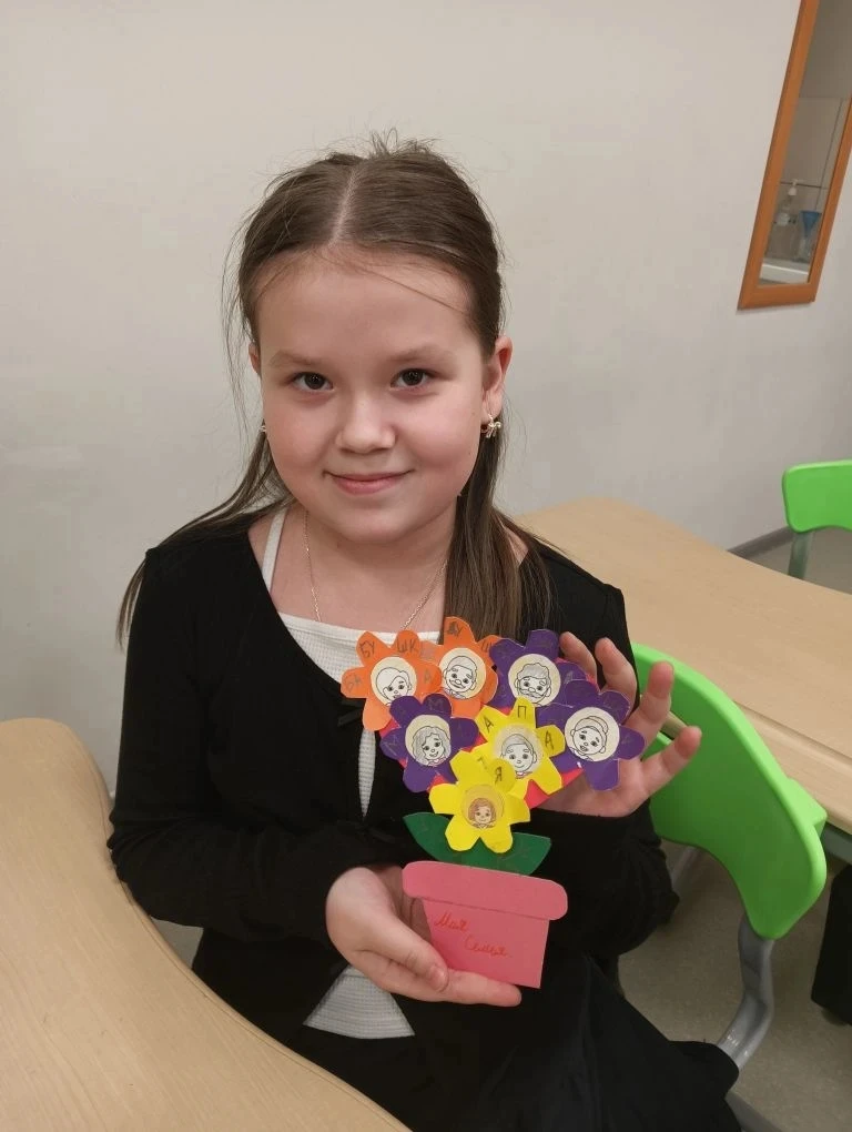 🌸В преддверии Всемирного Дня семьи ученики 3 «З» класса создали яркие и красочные поделки.   🎁Ребята