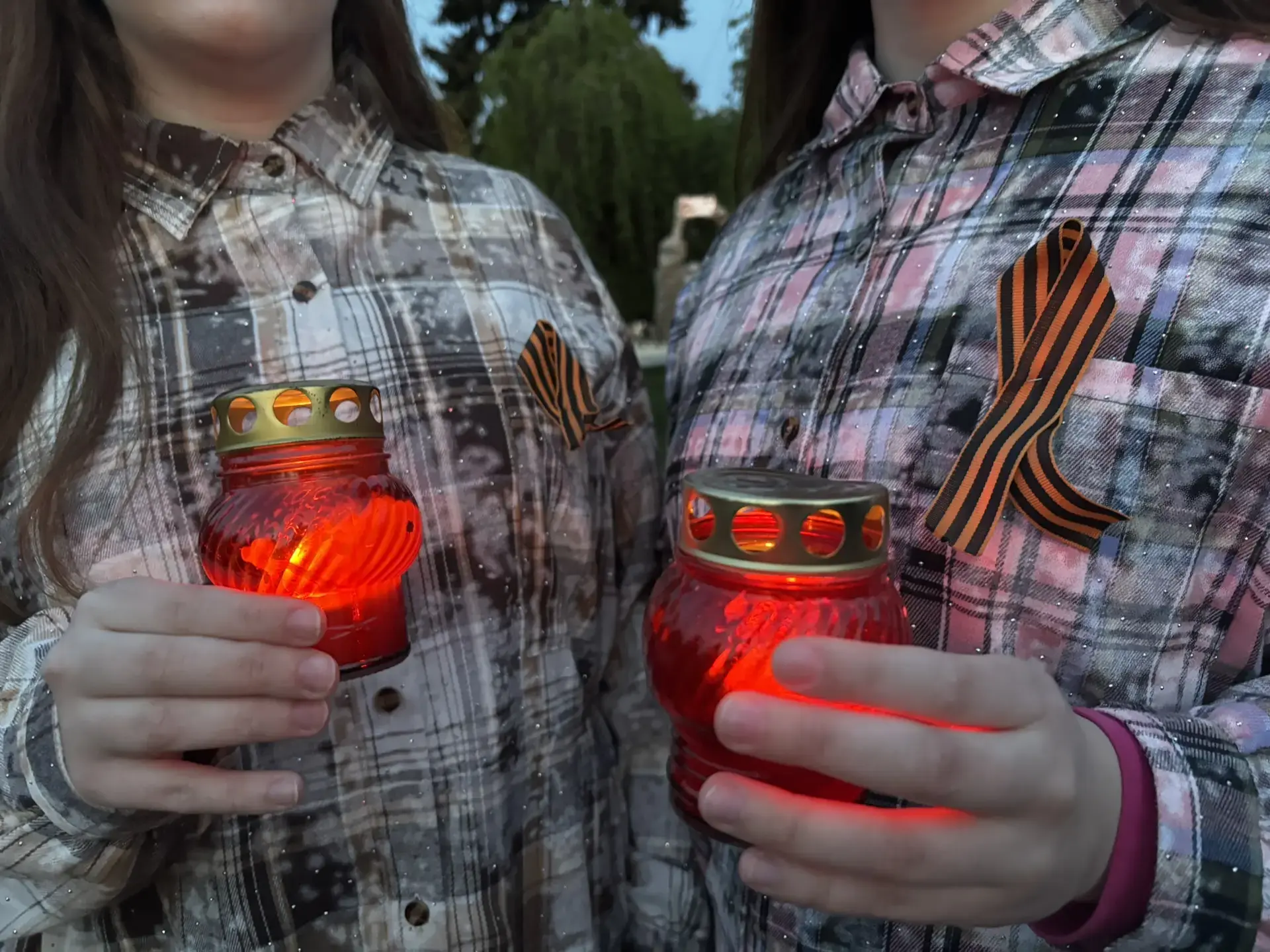 «НИКТО НЕ ЗАБЫТ, НИЧТО НЕ ЗАБЫТО»  🕯️8 мая, в канун Дня Победы, студенты и преподаватели нашего колл