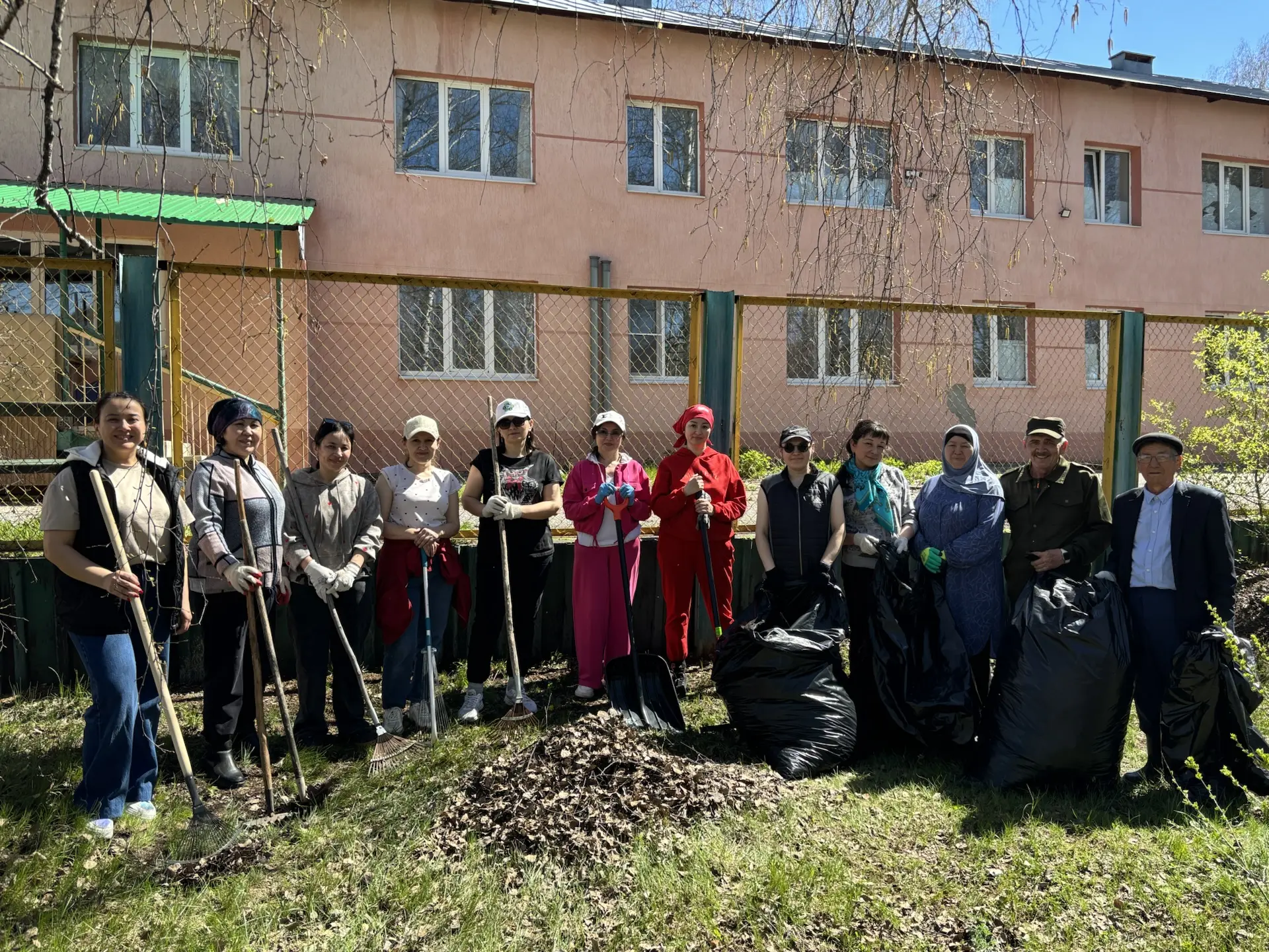 ☀🌳🍃Солнце, свежий воздух и хорошее настроение — именно так прошёл наш субботник 6 мая...