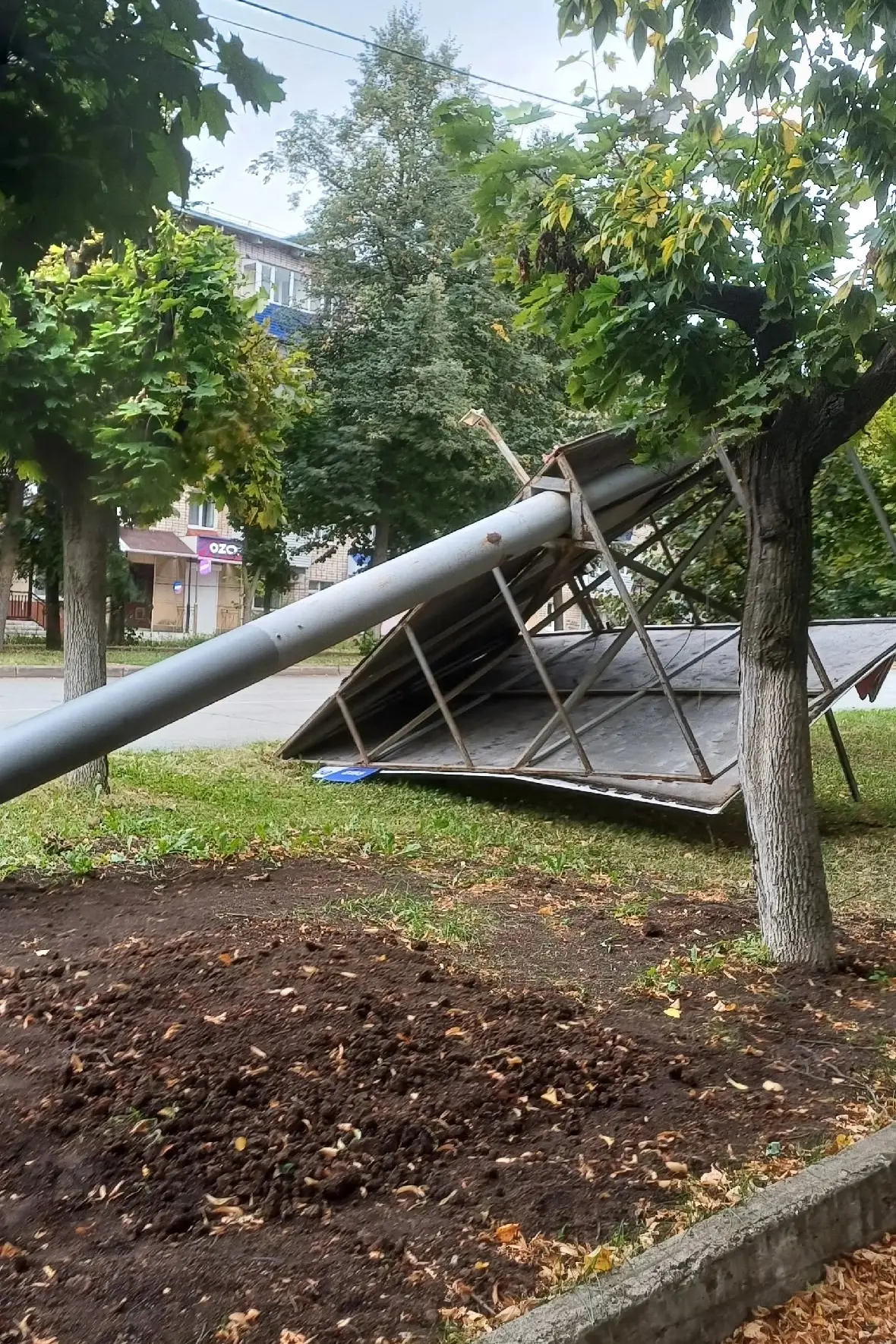 Жители сообщают, что в Лениногорске вот так уже с середины прошлой недели. Никому нет д...