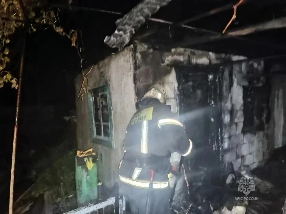 🔥 Два человека погибли при пожаре в Красном Луче

Возгорание произошло ночью в летней кухне, пристр