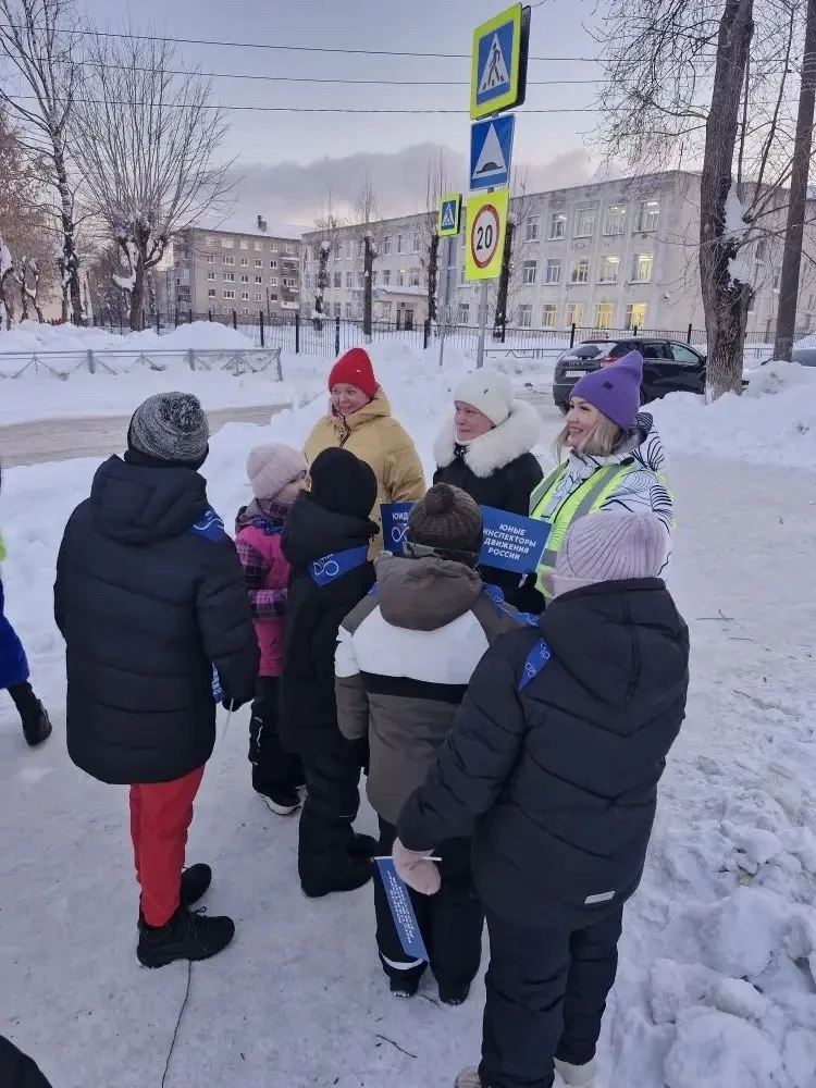 ☝️ ЮИД ☝️  🤩 Активисты нашей школы — отряд ЮИД, родительский патруль и сотрудники ГАИ провели совмес