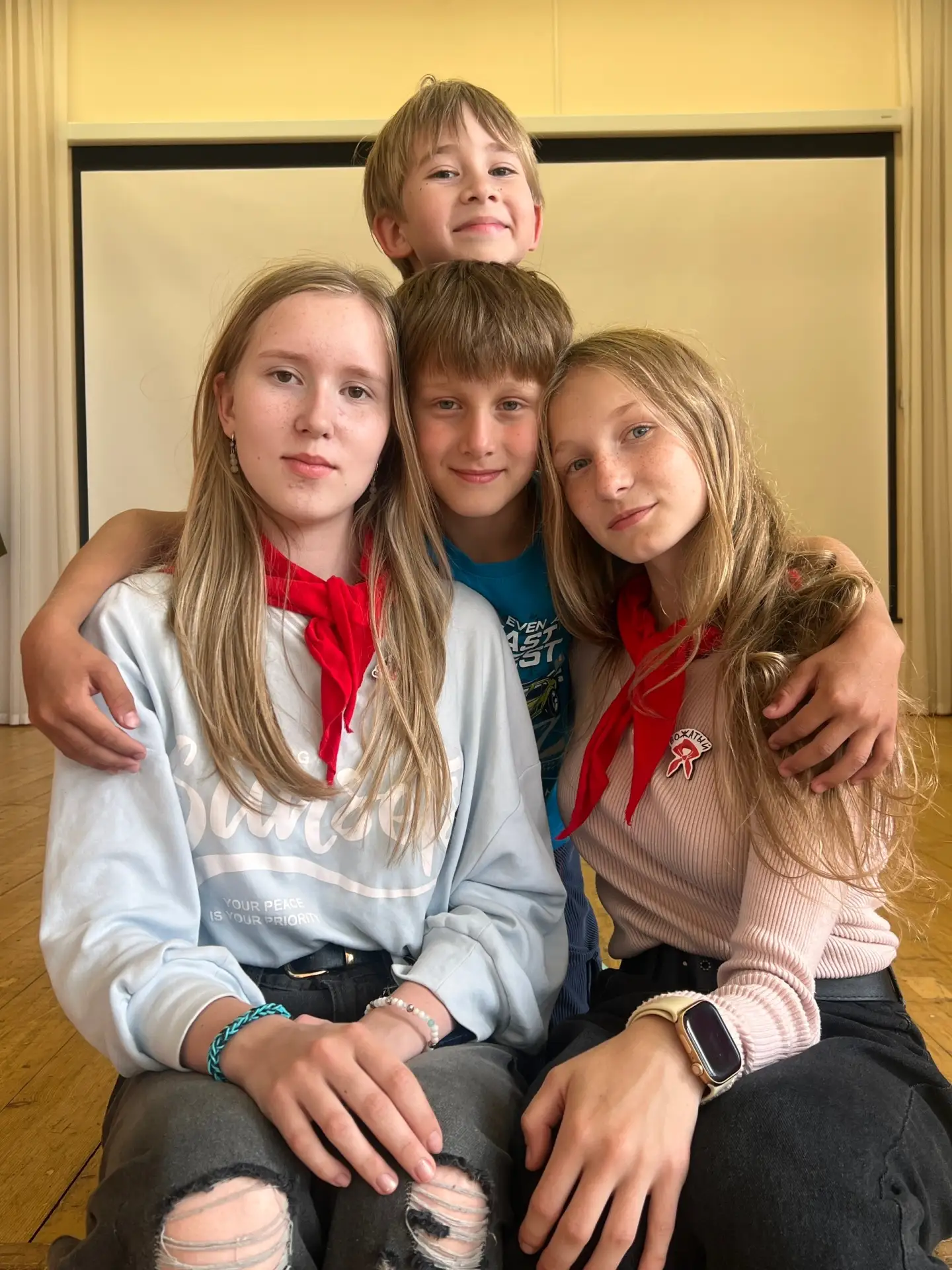 🧡 Сегодня их день!

24 июня — Международный день вожатого. Праздник тех, кто умеет зажигать, вдохно
