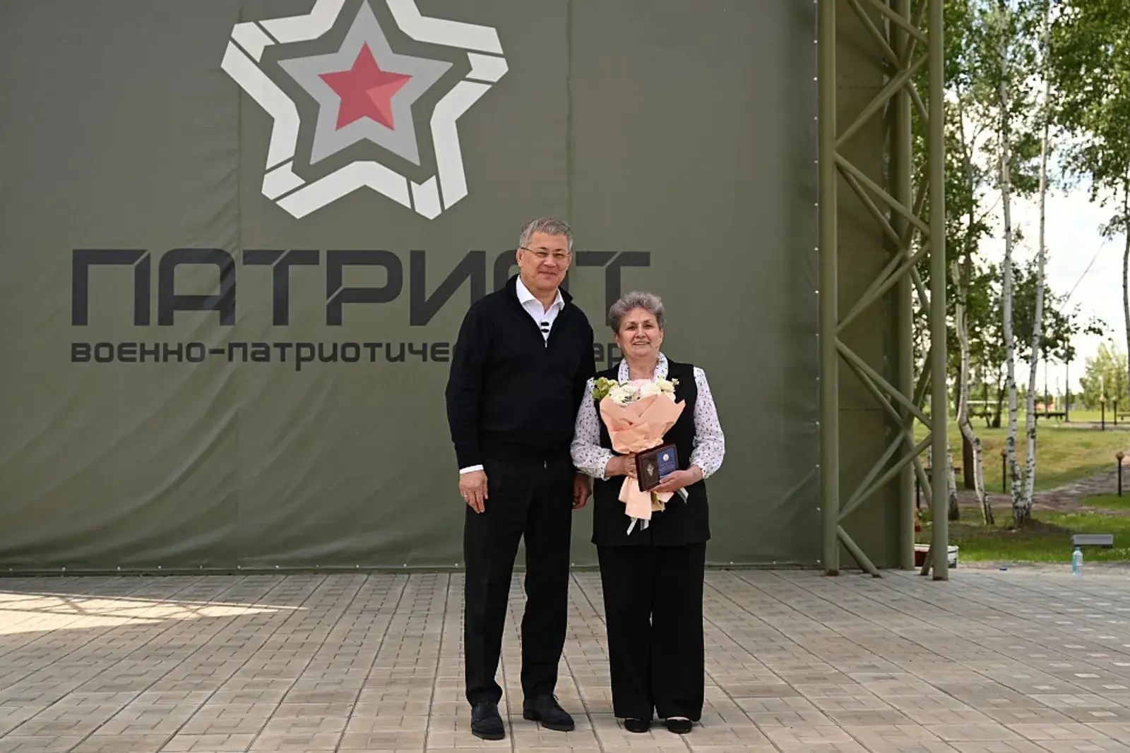 ‼Четыре волонтера из Туймазов получили награды из рук главы Башкирии
👉https://tuvest.ru/news/novost