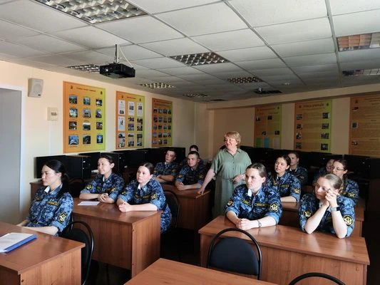 Курсанты ВЮИ ФСИН России отметили День русского языка и День рождения А.С. Пушкина
 
Курсанты 1-го к