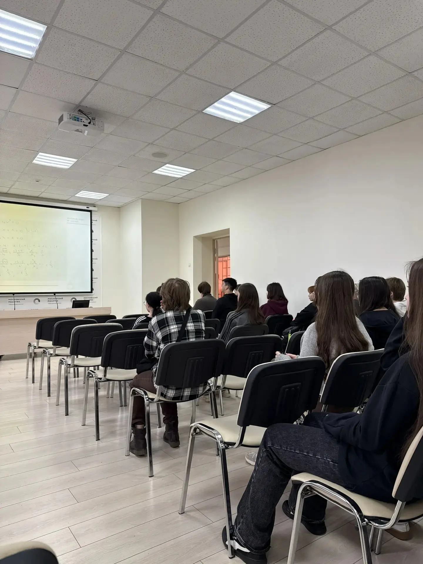 В рамках проекта «Университетские субботы» 25.04.2026 обучающиеся 9-11 классов МБОУ «СОШ №6» посетил