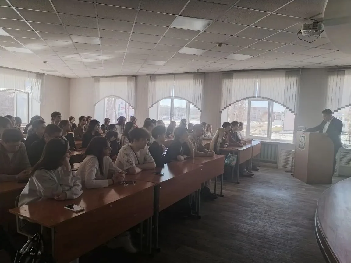 Альберт Гайнуллин встретился со студентами юридического факультета