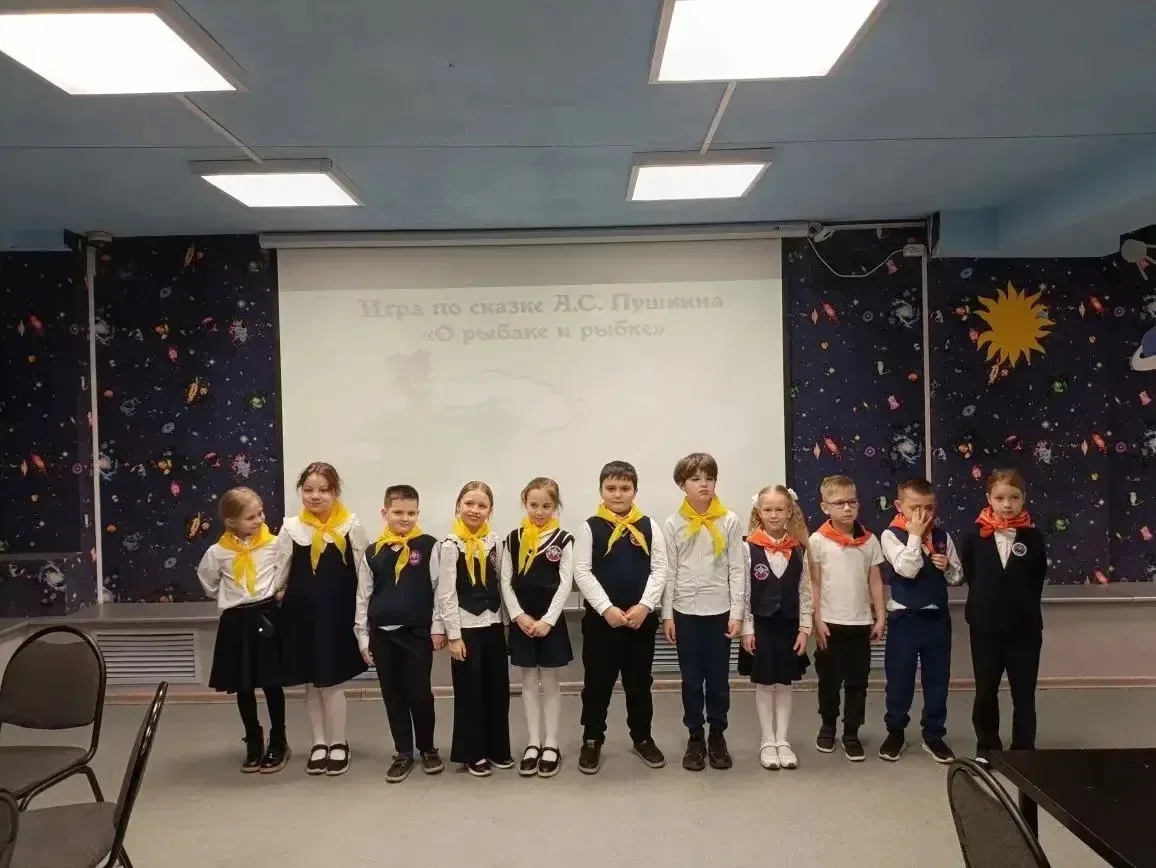 ⭐️ Достигнув «БиблиоОлимпа»  🌿 Сборные команды из 1 класса «П», «Н», «Т» и «М» классов приняли участ