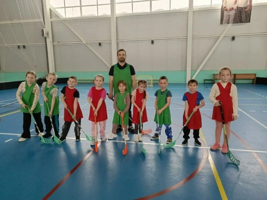 👫Мастер‑класс по флорболу - яркие эмоции наших юных спортсменов!🏑