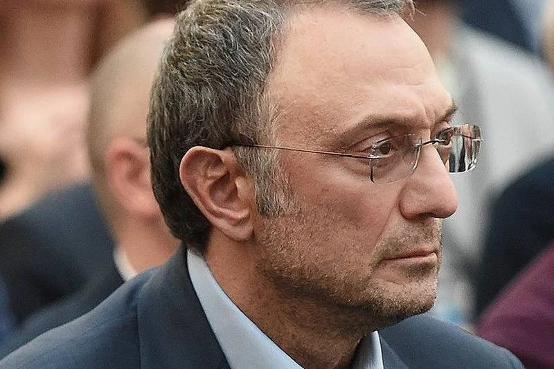 Депутаты парламента Дагестана единогласно поддержали наделение Сулеймана Керимова полно...
