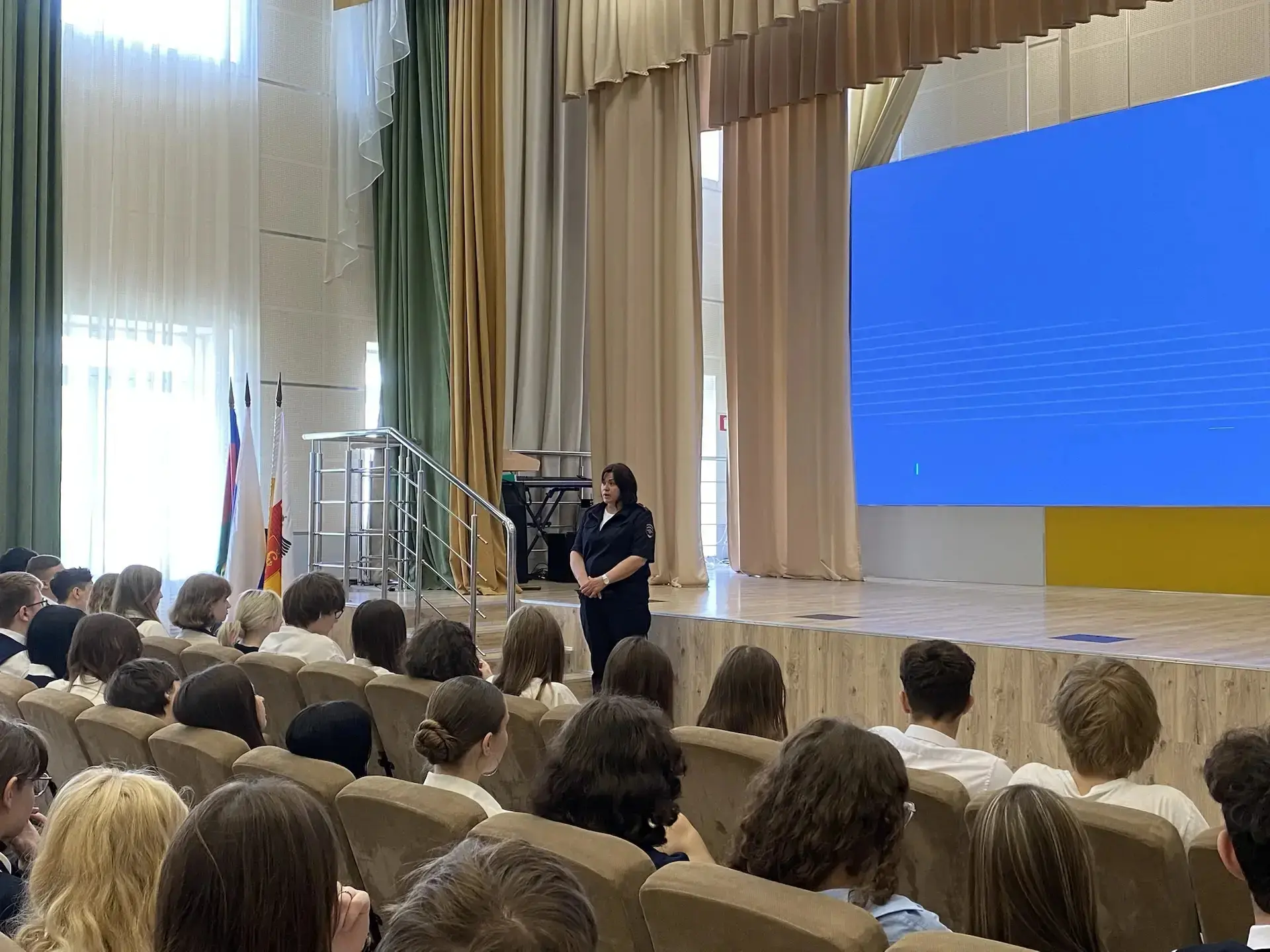 📢 В гимназии 87 прошла важная беседа с инспектором ОПДН  Встреча с девятиклассниками получилась насы